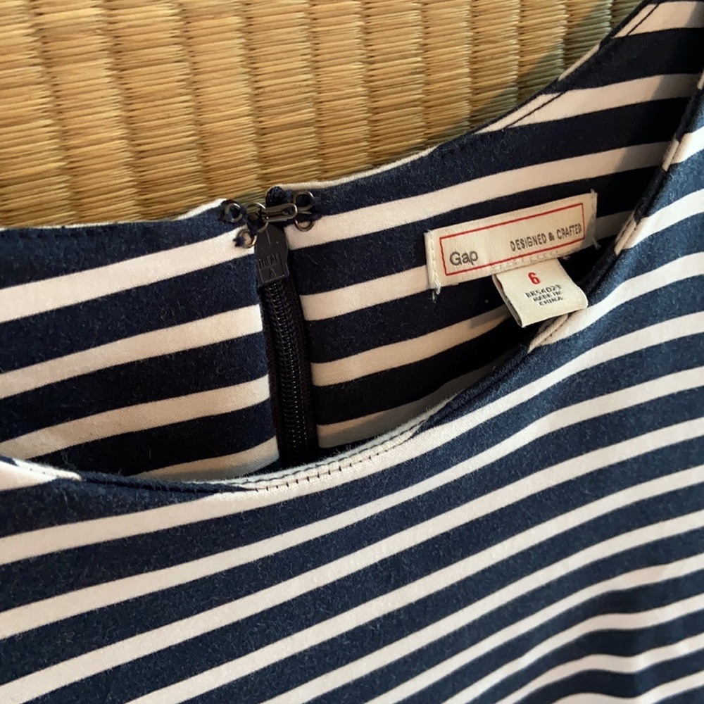 6 GAP navy strip fit n flare dress
